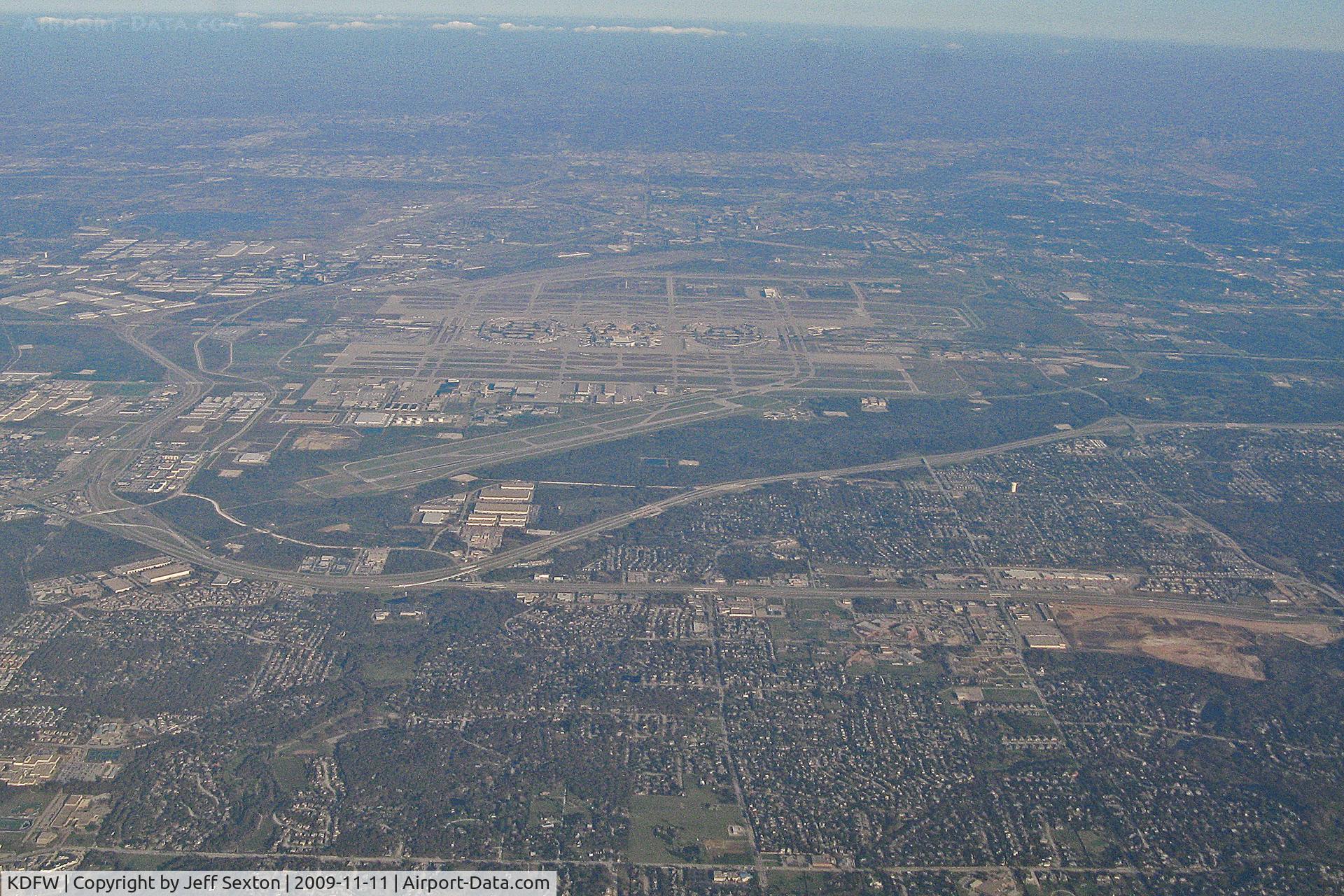 Dallas/fort Worth International Airport (DFW) - Downwind leg
