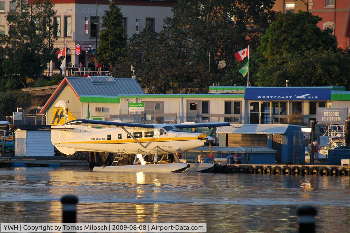 Victoria Inner Harbour Airport (Victoria Harbour Water Airport), Victoria, British Columbia Canada (YWH) -  