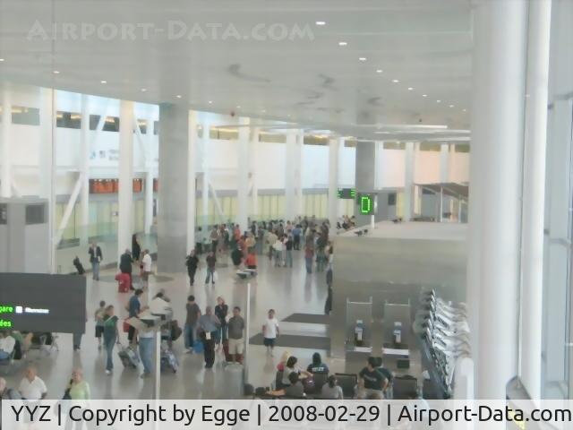 Toronto Pearson International Airport (Toronto/Lester B. Pearson International Airport, Pearson Airport), Toronto, Ontario Canada (YYZ) - Toronto