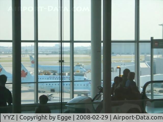 Toronto Pearson International Airport (Toronto/Lester B. Pearson International Airport, Pearson Airport), Toronto, Ontario Canada (YYZ) - Toronto