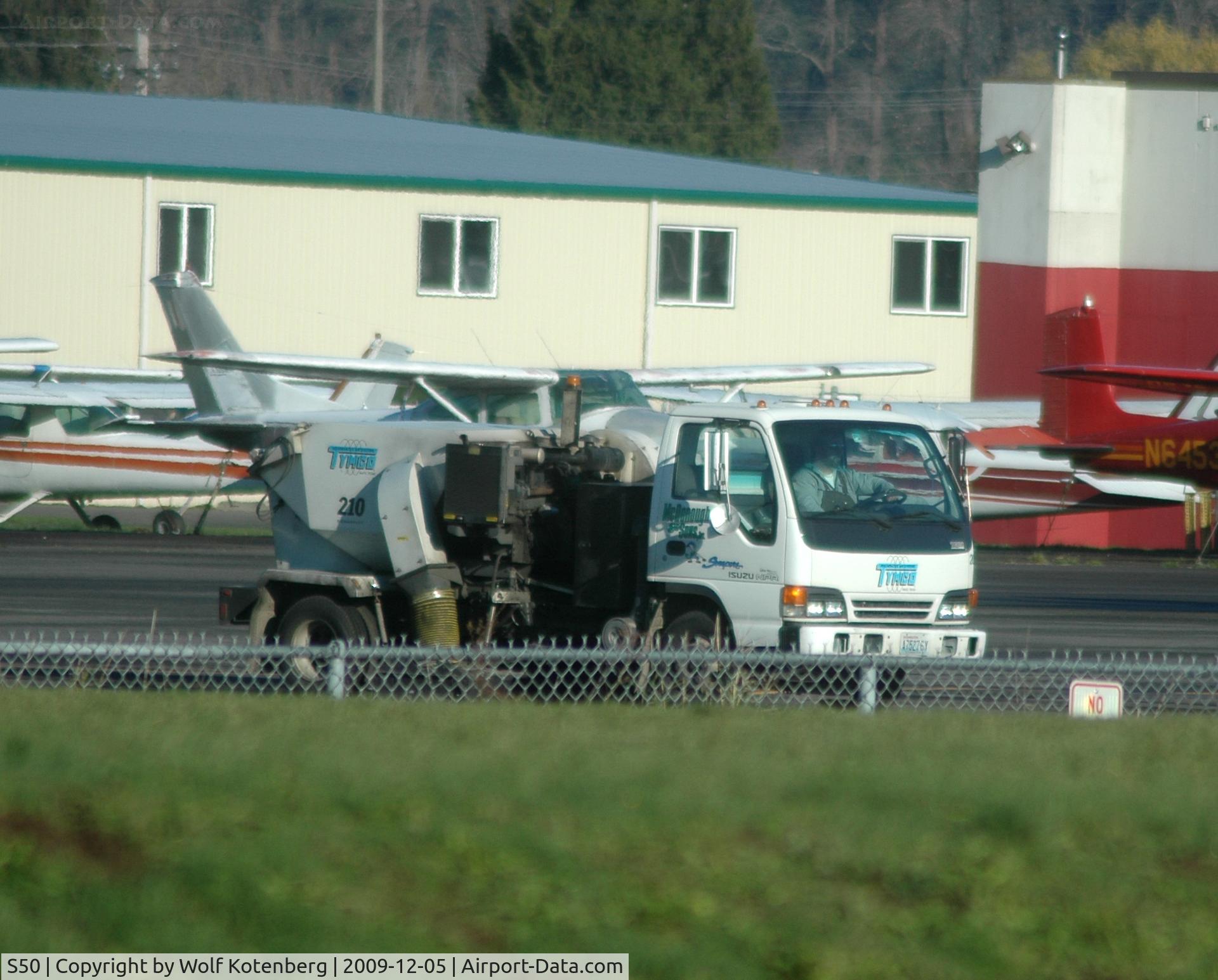 Auburn Municipal Airport (S50) - FOD prevention truck