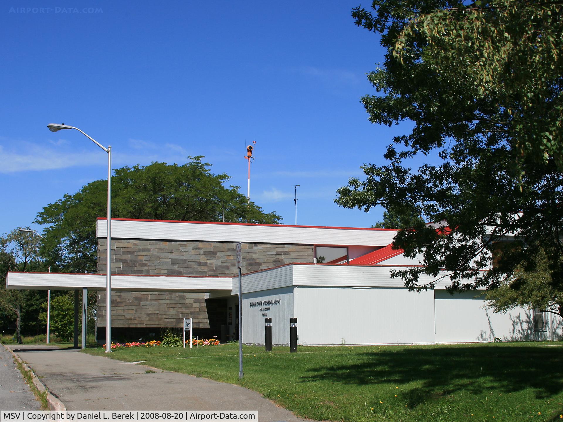 Sullivan County International Airport (MSV) - Overview of the entrance to the terminal area