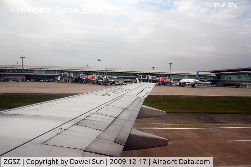 Shenzhen Bao'an International Airport, Shenzhen, Guangdong China (ZGSZ) - taxi for T/O