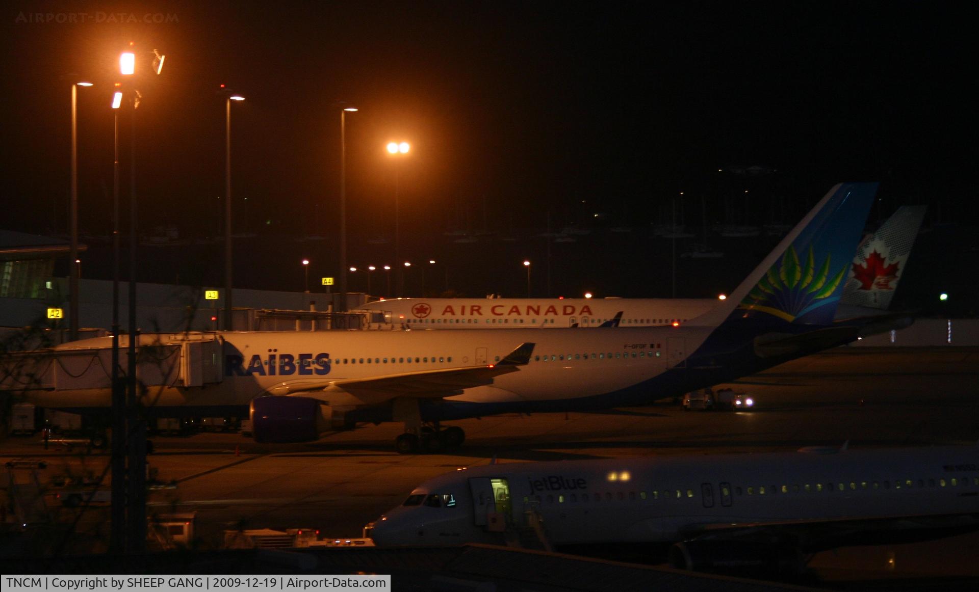 Princess Juliana International Airport, Philipsburg, Sint Maarten Netherlands Antilles (TNCM) - Air caraibes at the gates