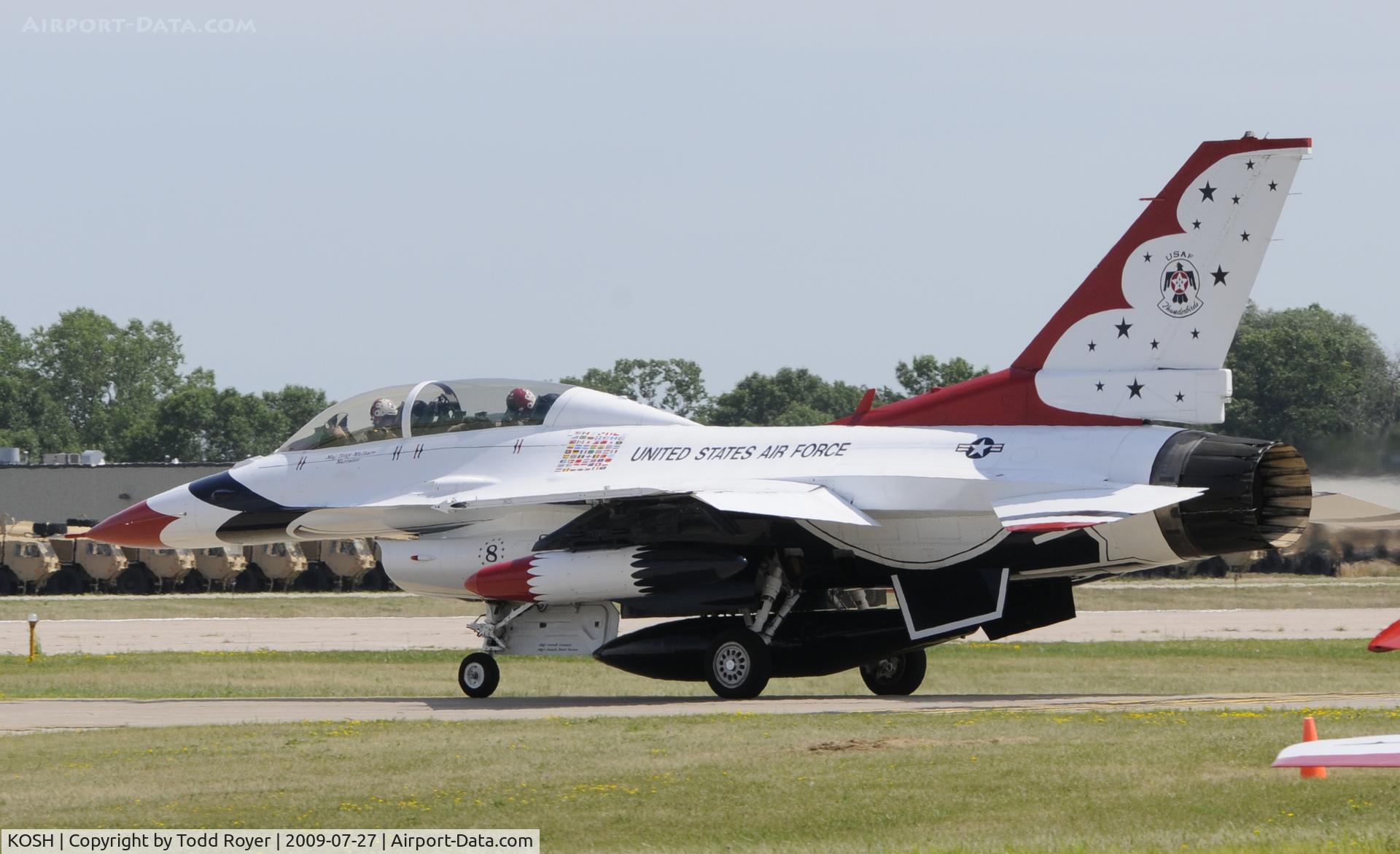 Wittman Regional Airport (OSH) - EAA AIRVENTUE 2009