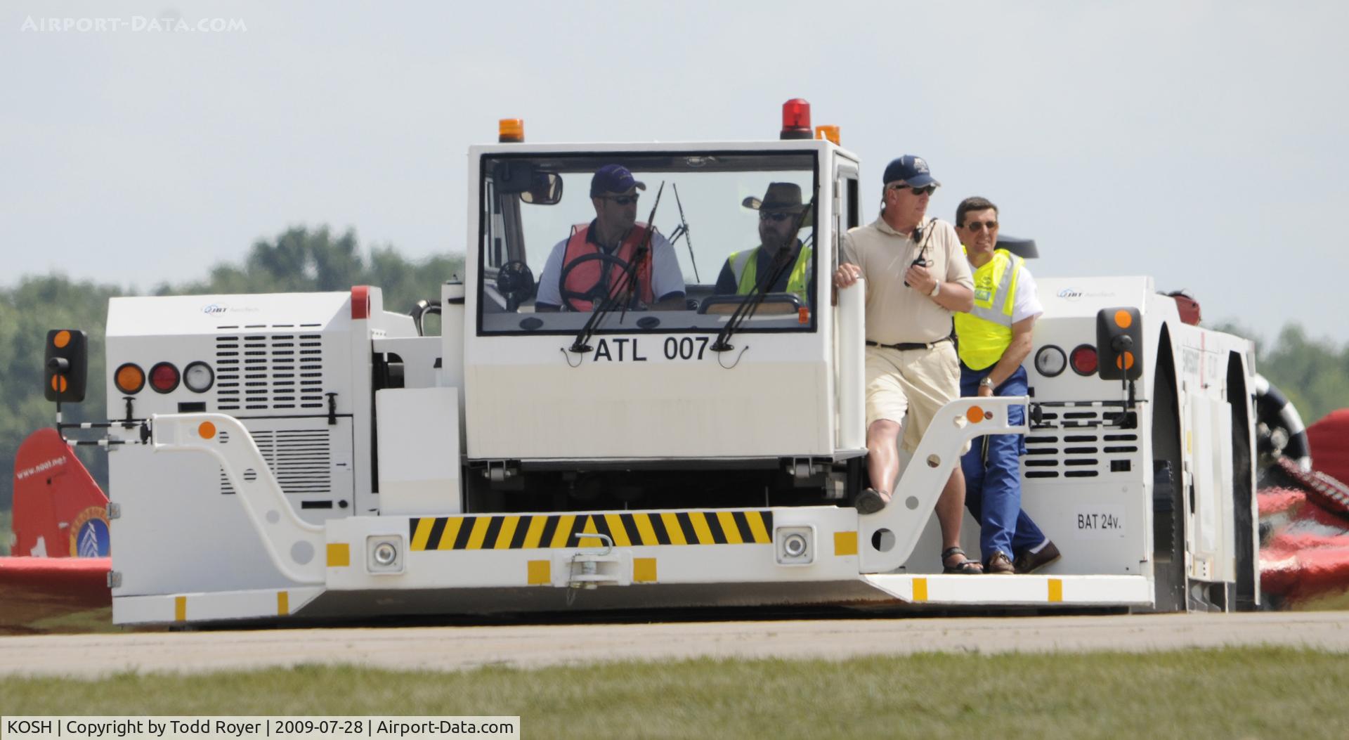 Wittman Regional Airport (OSH) - EAA AIRVENTURE 2009