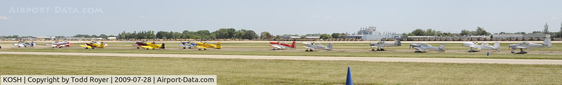 Wittman Regional Airport (OSH) - EAA AIRVENTURE 2009