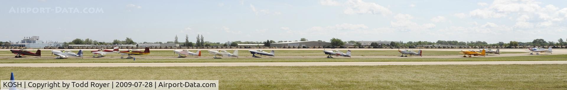 Wittman Regional Airport (OSH) - EAA AIRVENTURE 2009