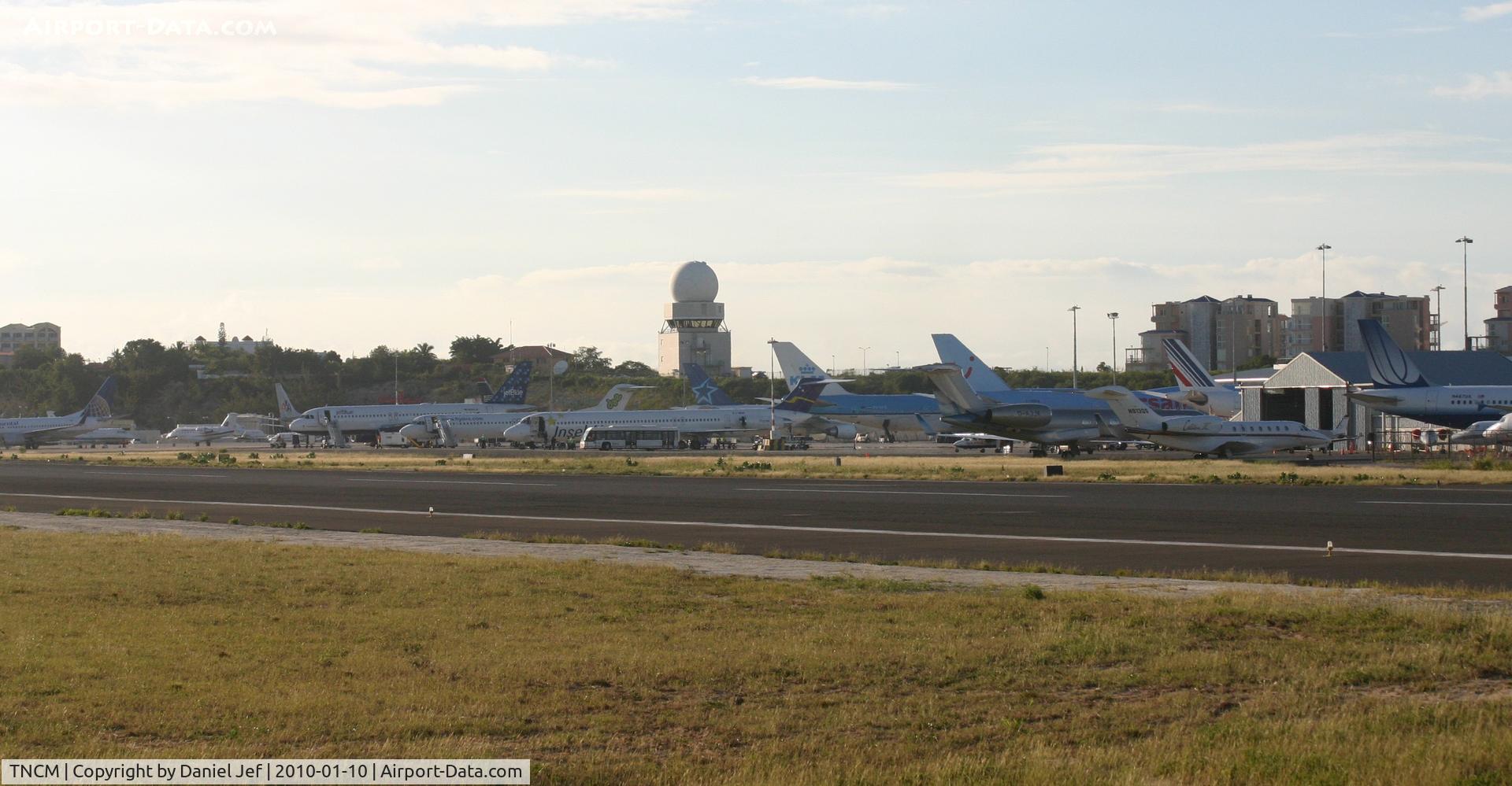 Princess Juliana International Airport, Philipsburg, Sint Maarten Netherlands Antilles (TNCM) - A mad sunday at TNCM look at the aircrafts that are park on the C ramp. its not normal!!!!!