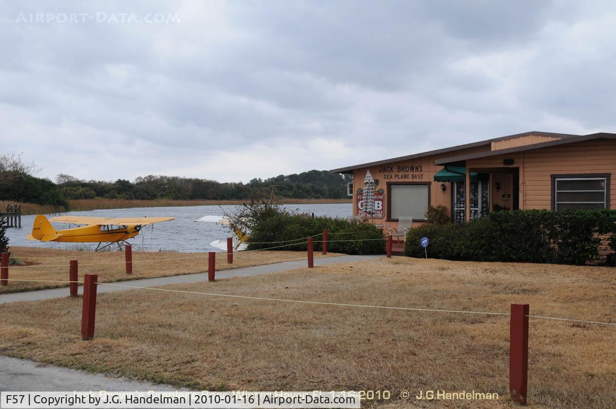 Jack Browns Seaplane Base (F57) - quiet at jack Brown's Seaplane Base