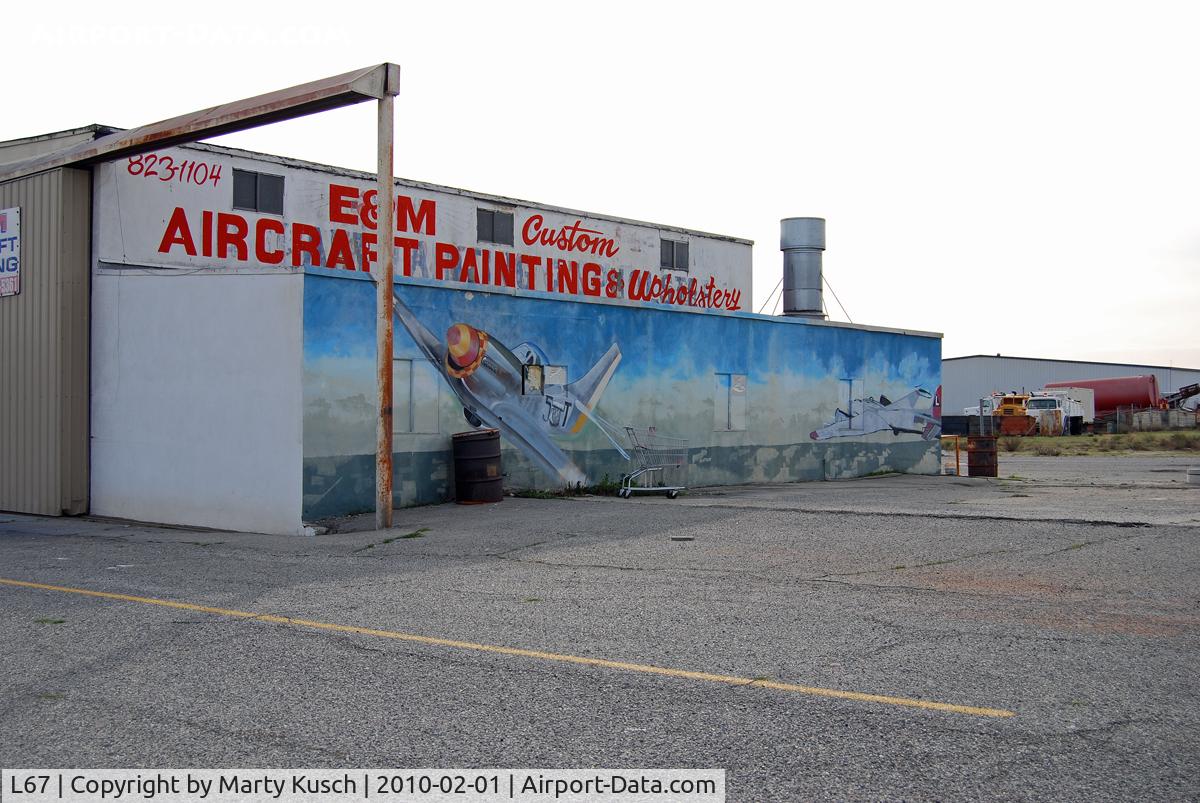Rialto Municipal /miro Fld/ Airport (L67) - Paint Shop