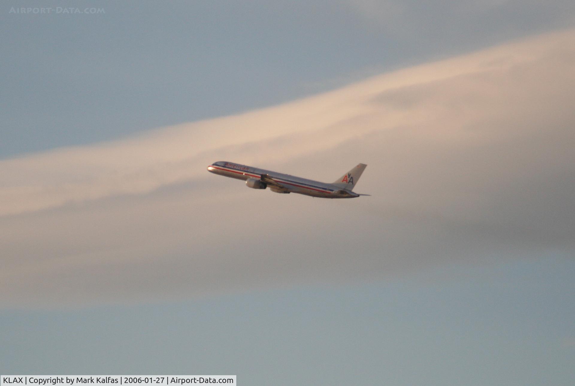 Los Angeles International Airport (LAX) - American Airlines Boeing 757-223. 24L departure KLAX.