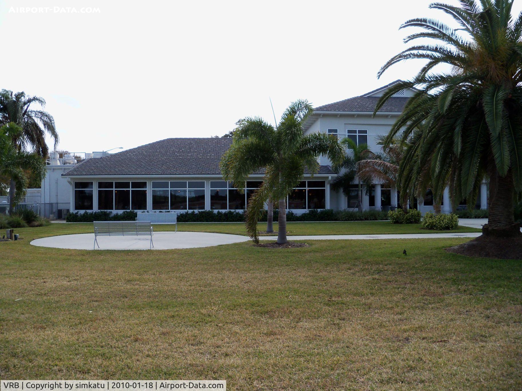 Vero Beach Municipal Airport (VRB) - CJ Cannon's Restaurant at VRB, runway view seating