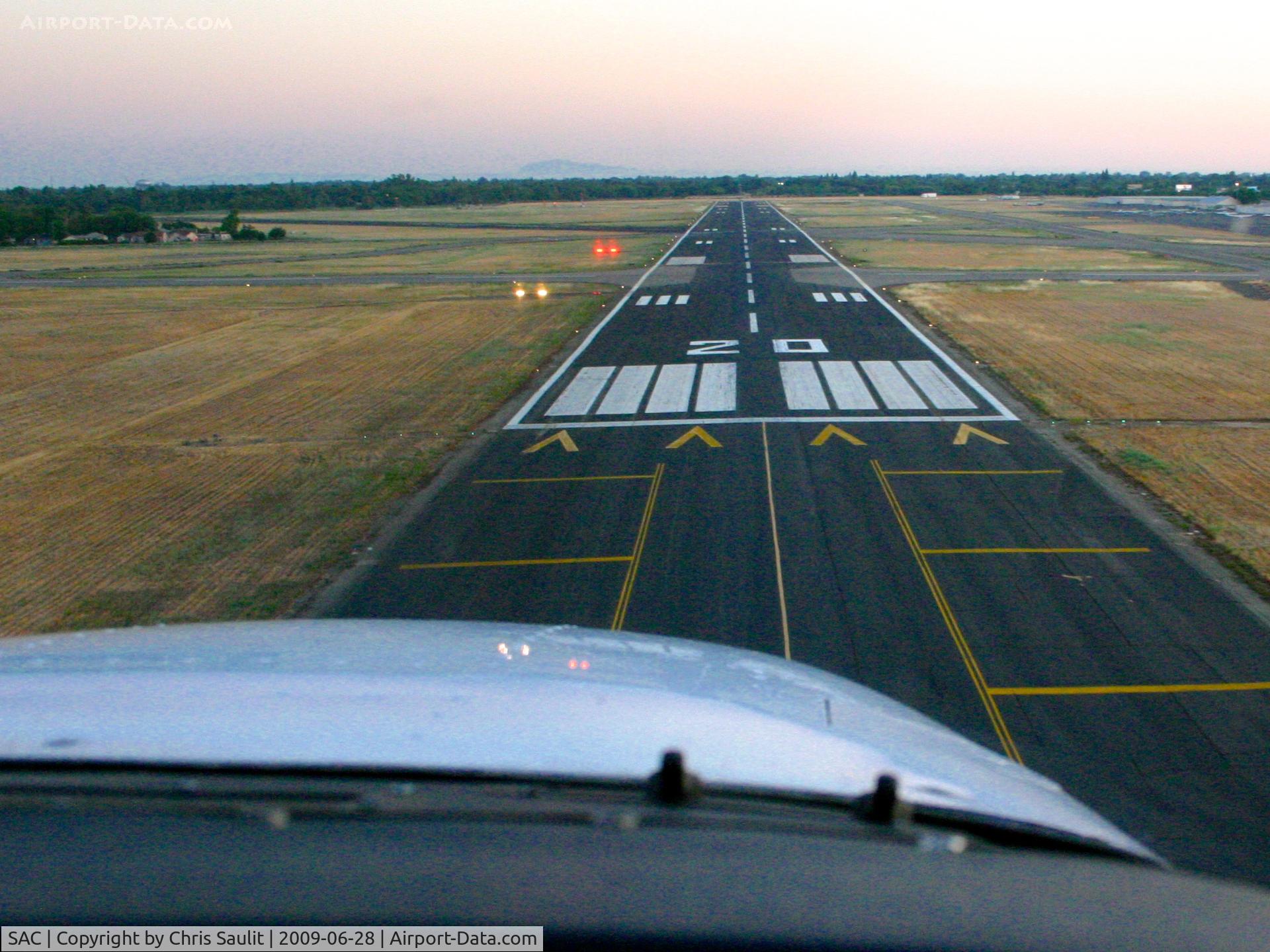 Sacramento Executive Airport (SAC) - Short final, runway 20.