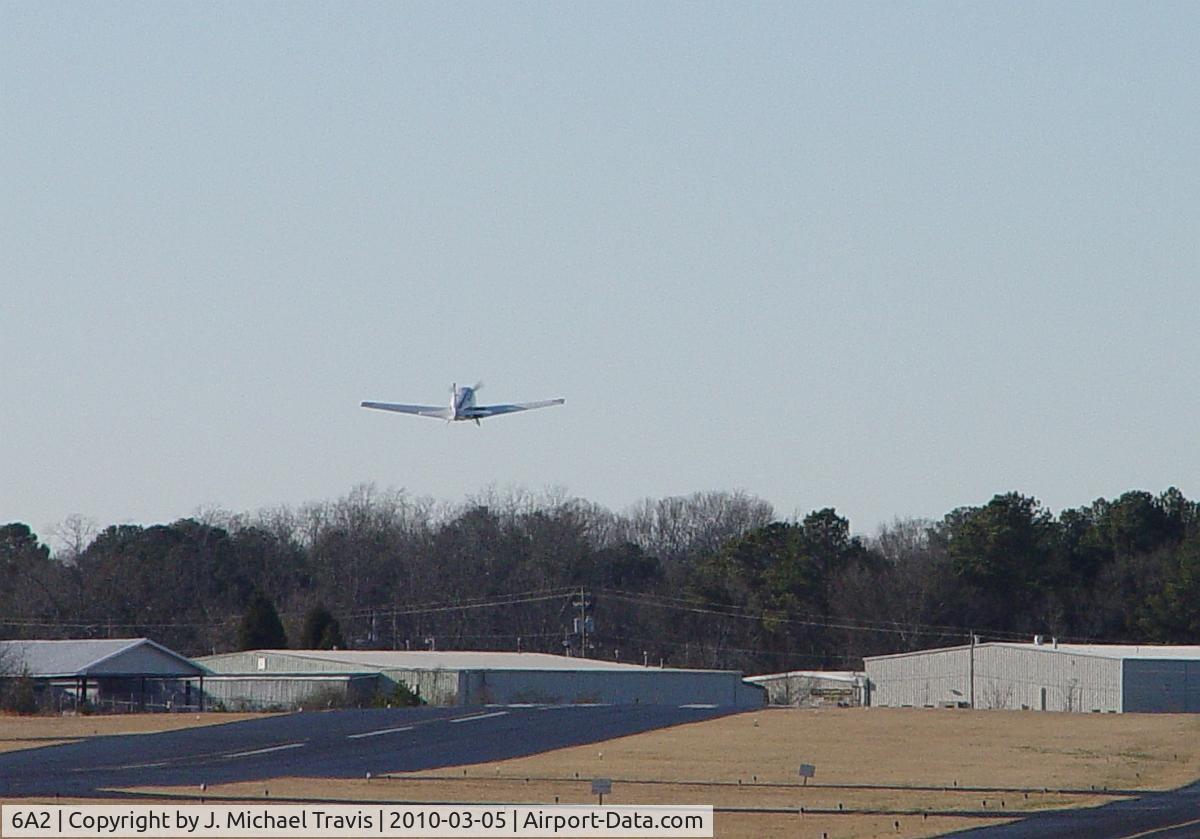 Griffin-spalding County Airport (6A2) - Looking down RWY32.