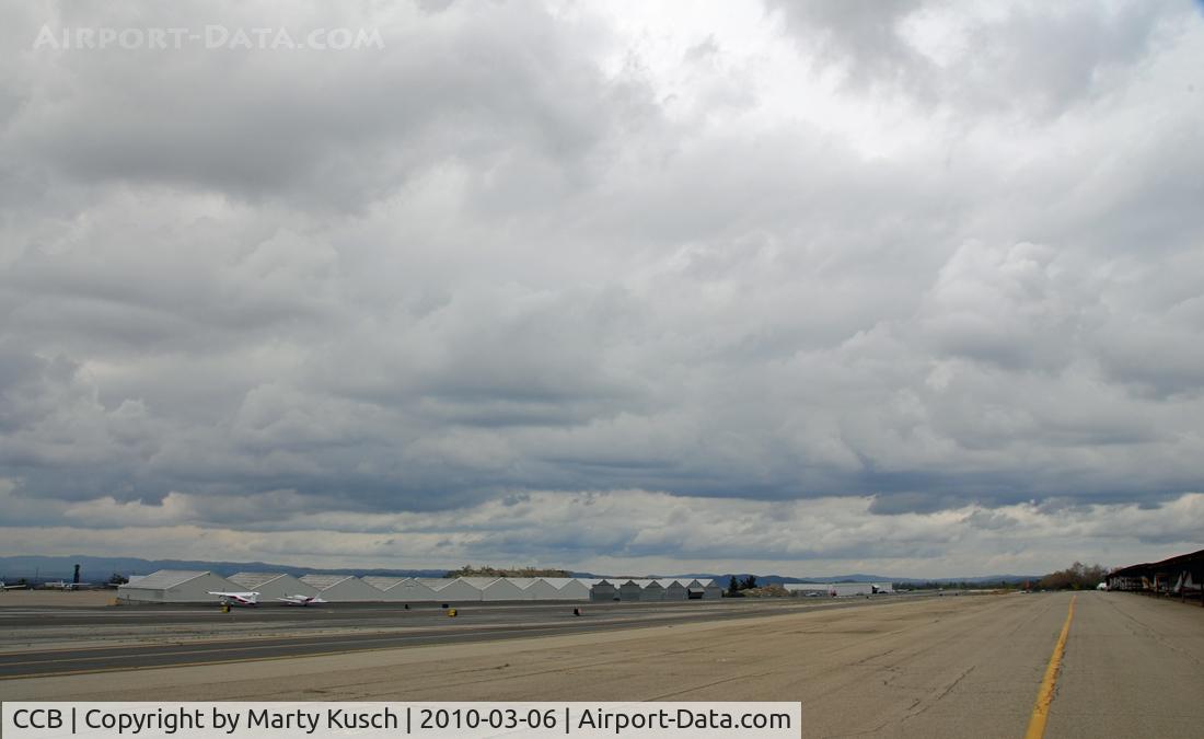Cable Airport (CCB) - Hangars
