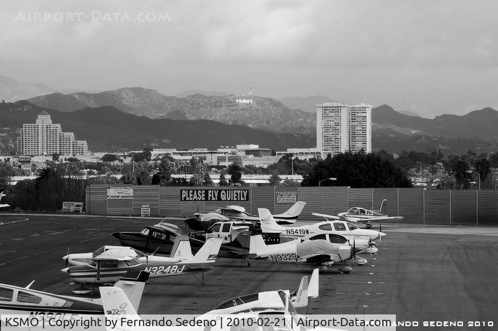 Santa Monica Municipal Airport (SMO) - Santa Monica Municipal Airport & Hollywood Sign