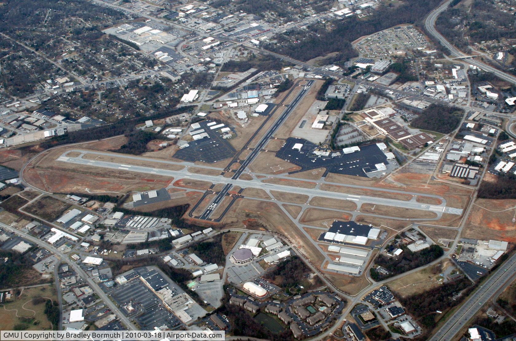 Greenville Downtown Airport (GMU) - A great day to take pictures!