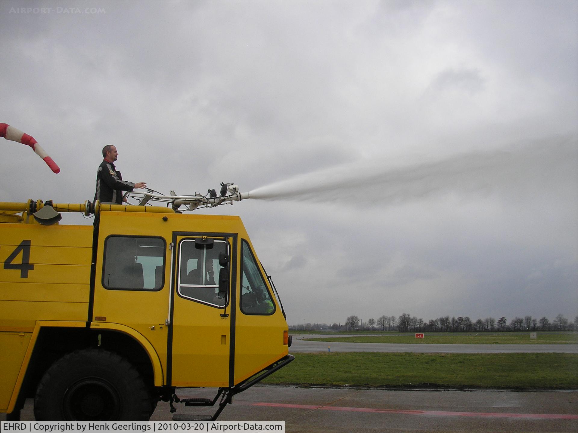 Rotterdam Airport, Rotterdam Netherlands (EHRD) - Fire engine Rotterdam Airport