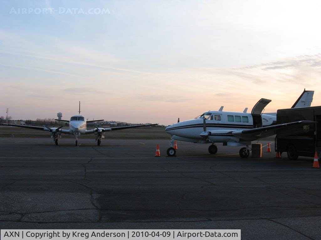 Chandler Field Airport (AXN) - Friday night UPS (opb. Bemidji Aviation Services) operations.