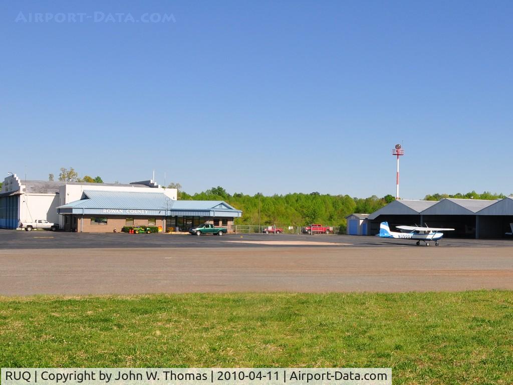 Rowan County Airport (RUQ) - Lazy Sunday afternoon....