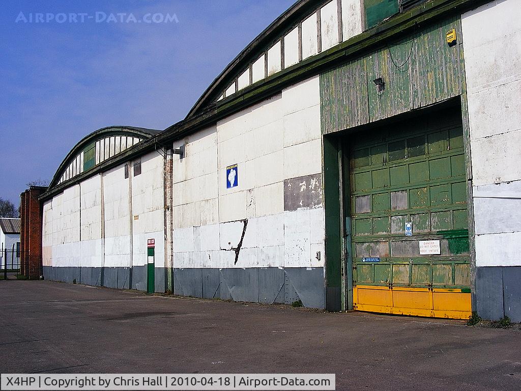 X4HP Airport - Belfast Truss Hangars at Hooton Park, built in 1917