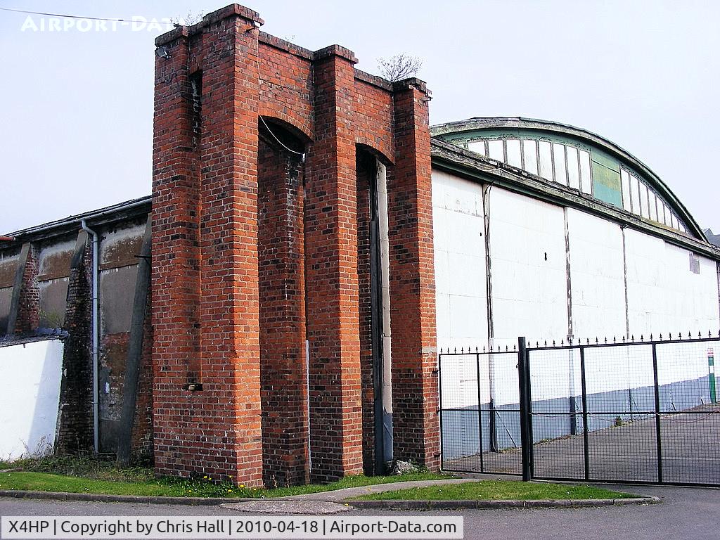 X4HP Airport - Belfast Truss Hangars at Hooton Park, built in 1917