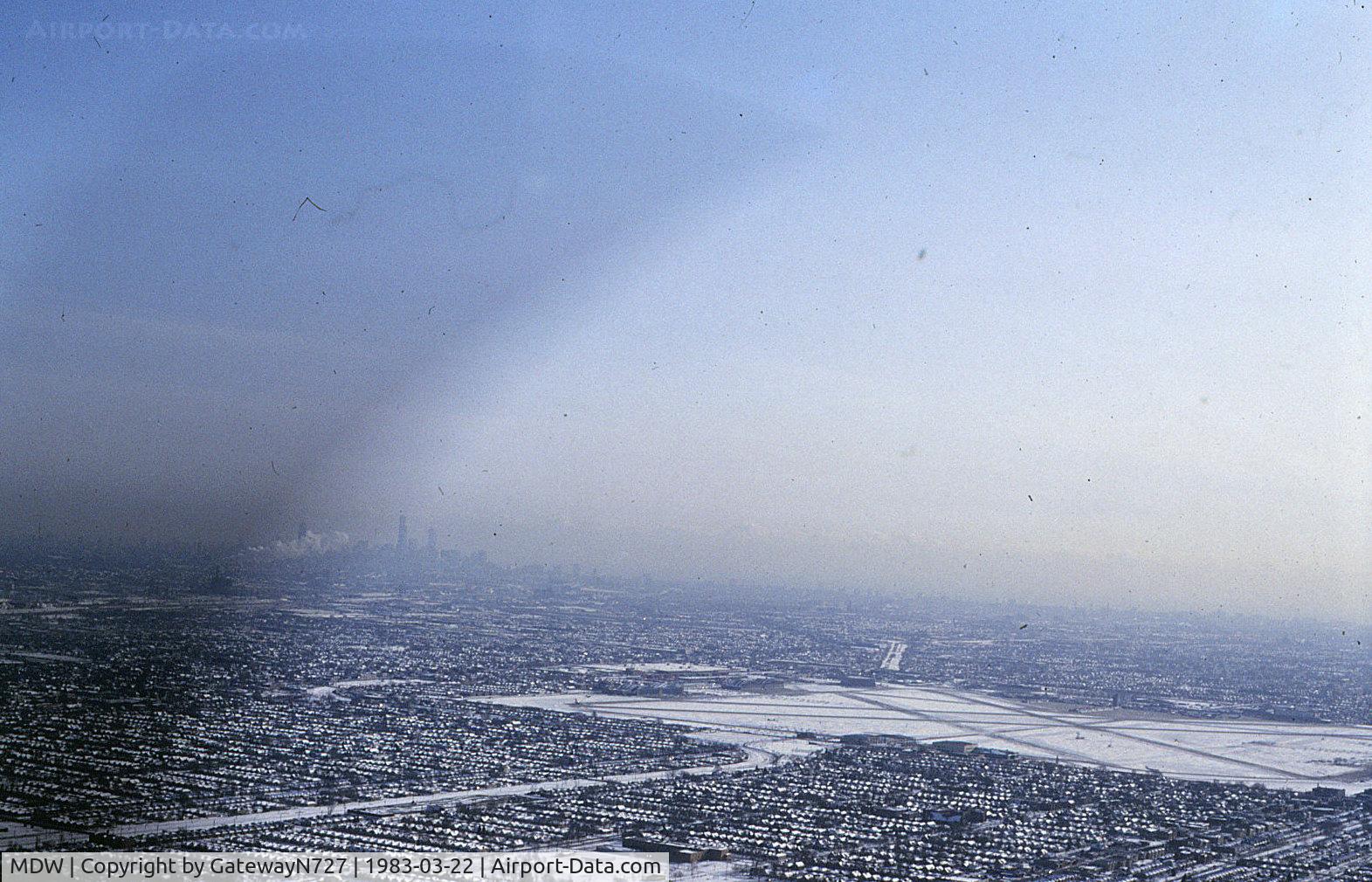 Chicago Midway International Airport (MDW) - Approaching Midway from the west. Taken from N84891.