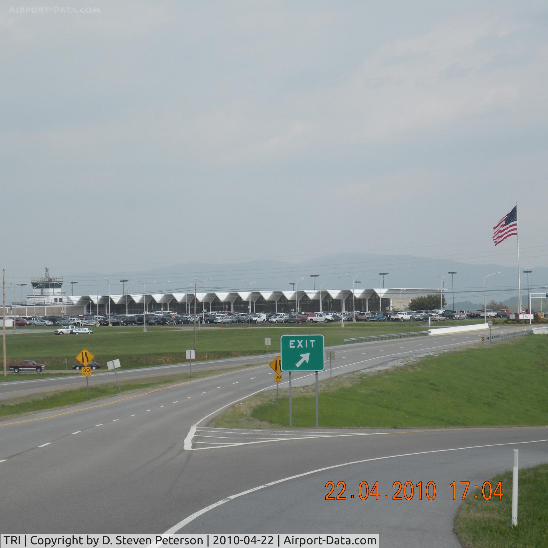 Tri-cities Regional Tn/va Airport (TRI) - Tri-Cities Airport from Front