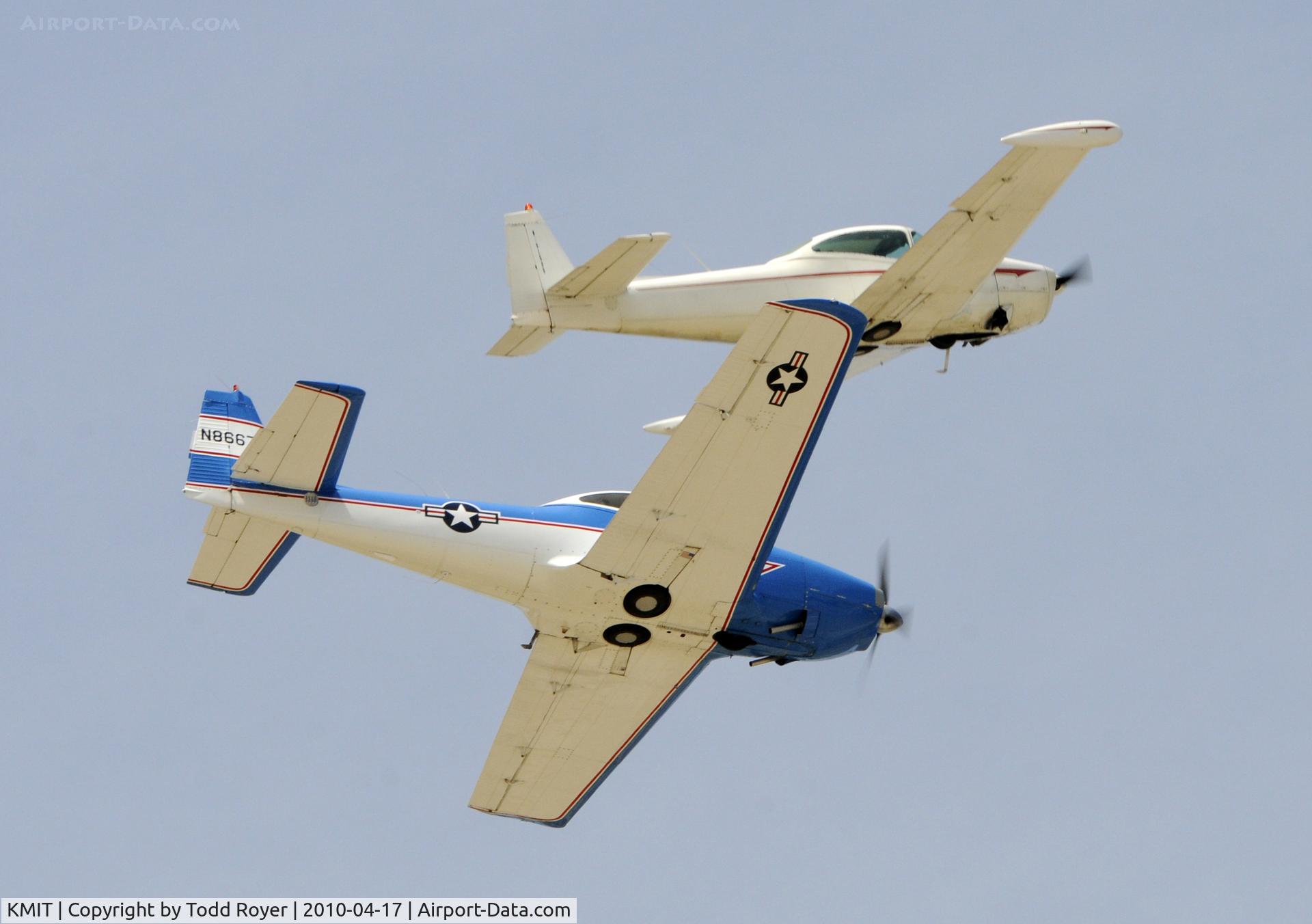 Shafter-minter Field Airport (MIT) - Minter Field fly in 2010