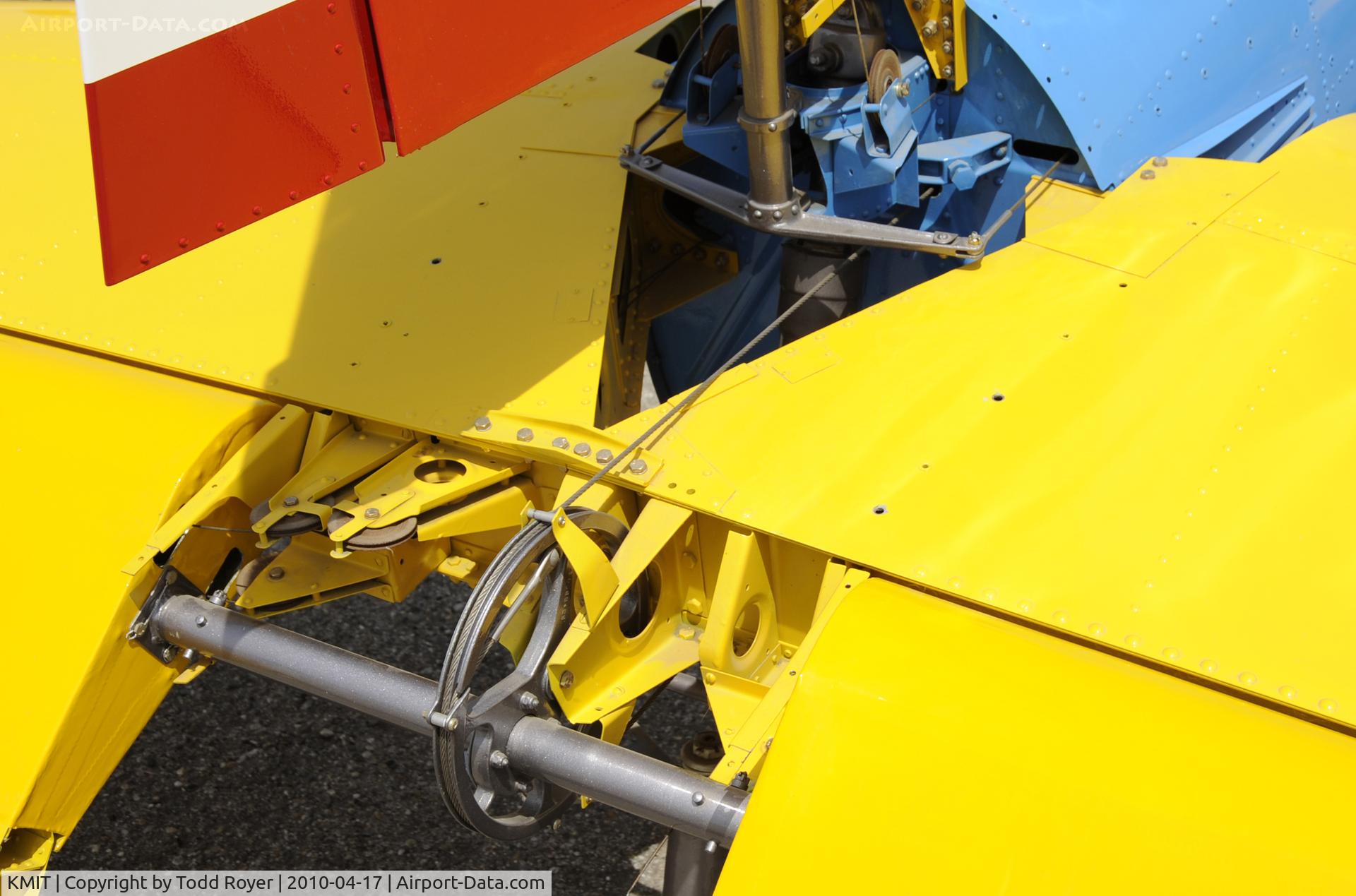 Shafter-minter Field Airport (MIT) - Minter Field fly in 2010