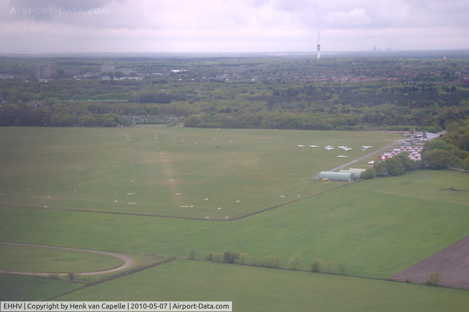 Hilversum Airport, Hilversum Netherlands (EHHV) - Hilversum Airfield in the Netherlands: approaching runway 36.