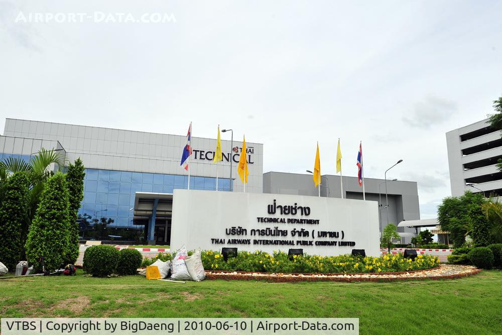 Suvarnabhumi Airport (New Bangkok International Airport), Samut Prakan (near Bangkok) Thailand (VTBS) - Technical Department, Thai Airways International PCL.
Bangkok International Airport. Actually the airport is located outside Bangkok ... in Samutprakarn province just southeast of Bangkok.