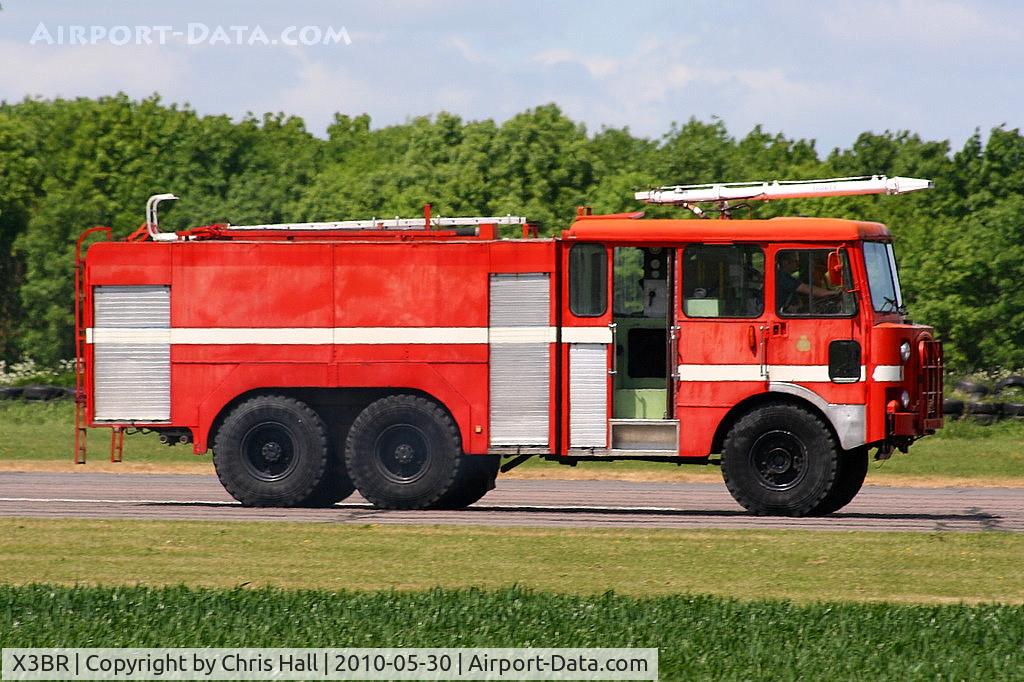 X3BR Airport - Dennis Fire Truck at Bruntingthorpe