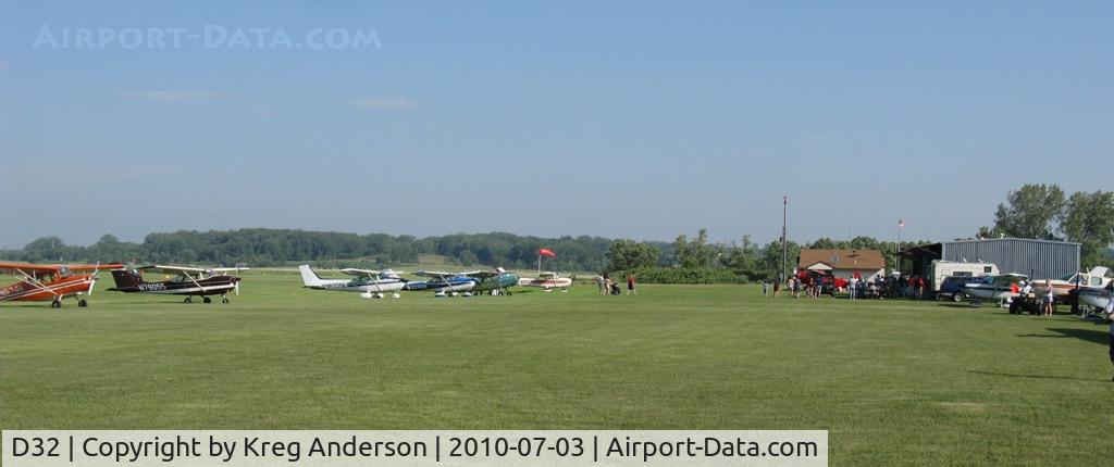 Starbuck Municipal Airport (D32) - Starbuck Fly-in 2010