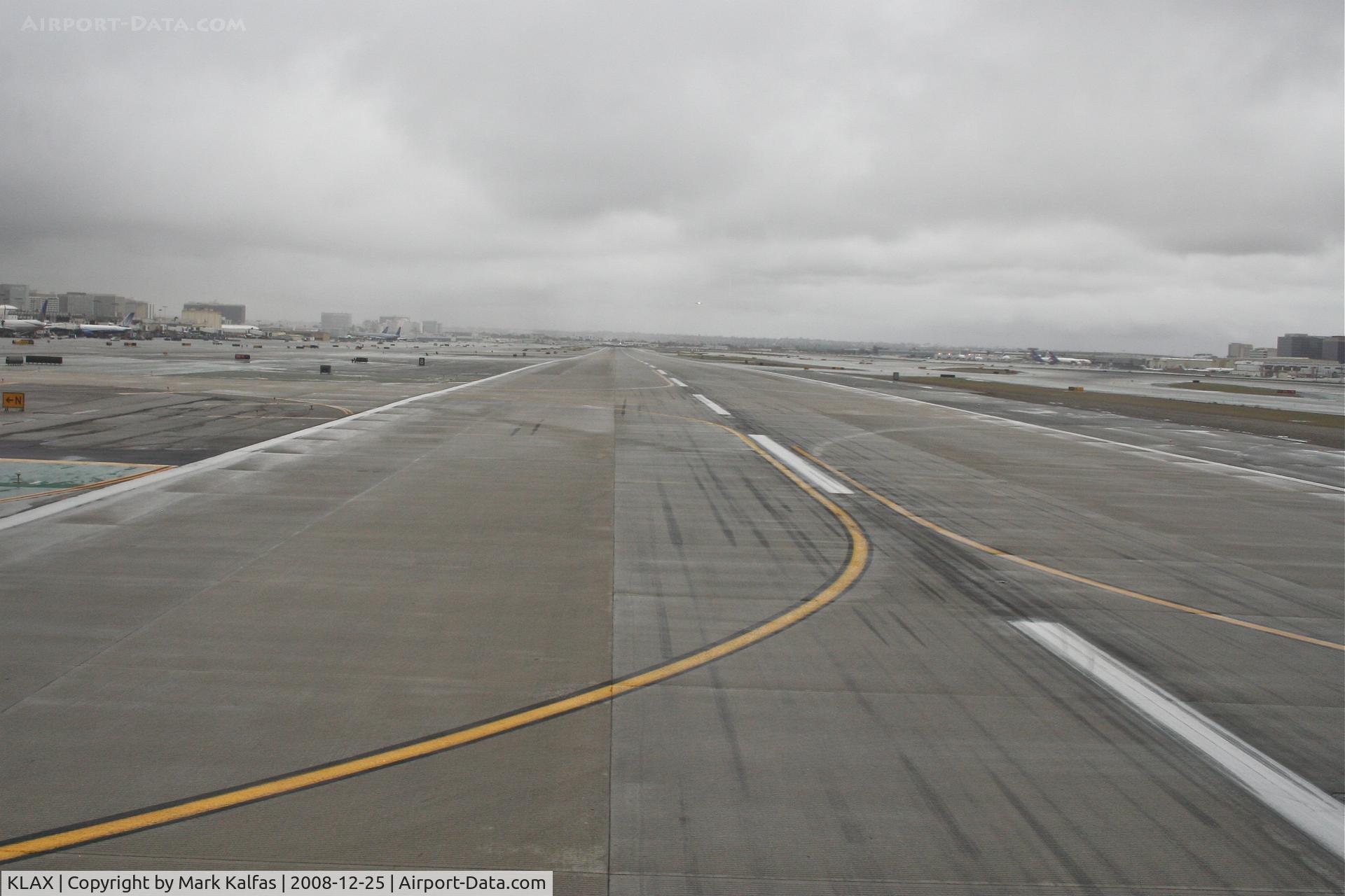 Los Angeles International Airport (LAX) - 7L at Papa KLAX