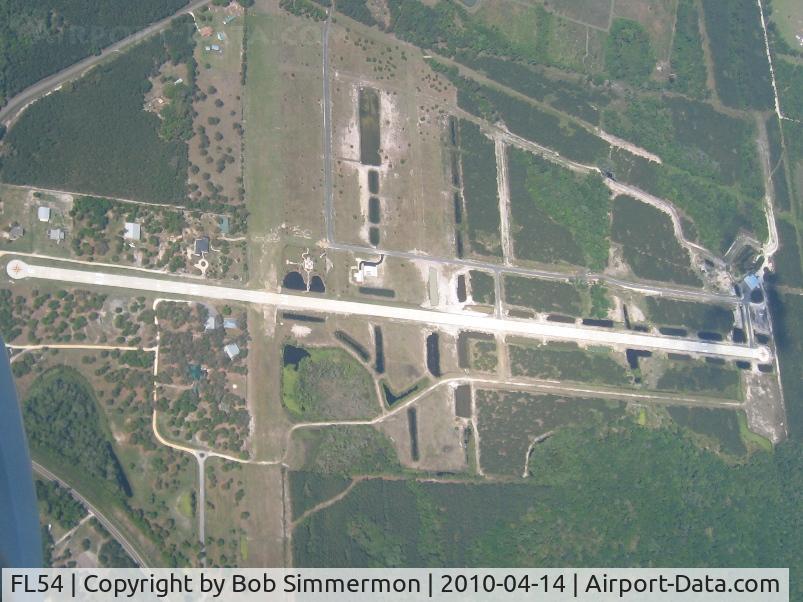 Flying Tiger Field Airport (FL54) - Looking east
