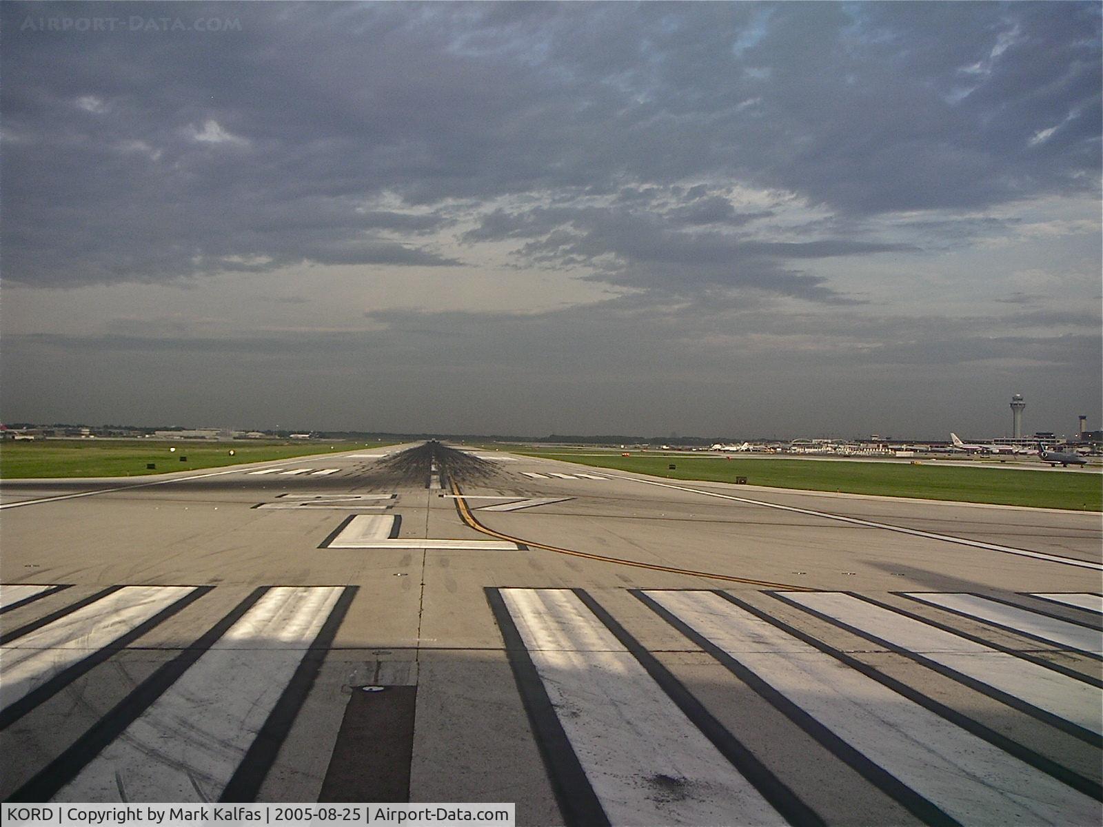 Chicago O'hare International Airport (ORD) - Early morning departure from the old 27L KORD (now 28).