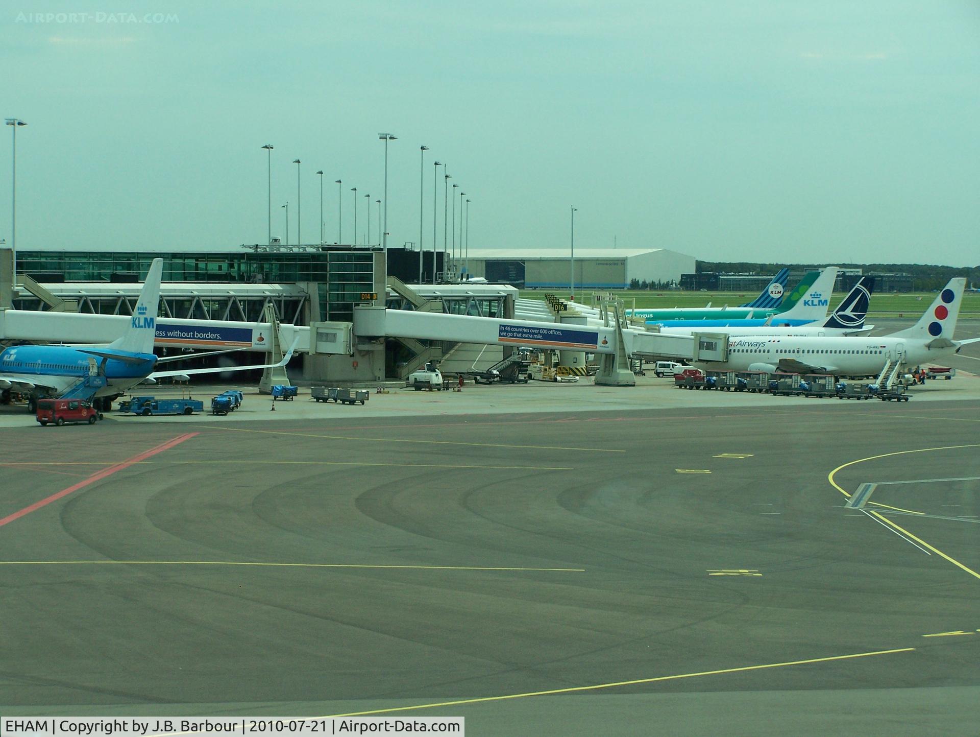 Amsterdam Schiphol Airport, Haarlemmermeer, near Amsterdam Netherlands (EHAM) - Very busy, alot of varies type of aicraft here.  Very interesting I must say.