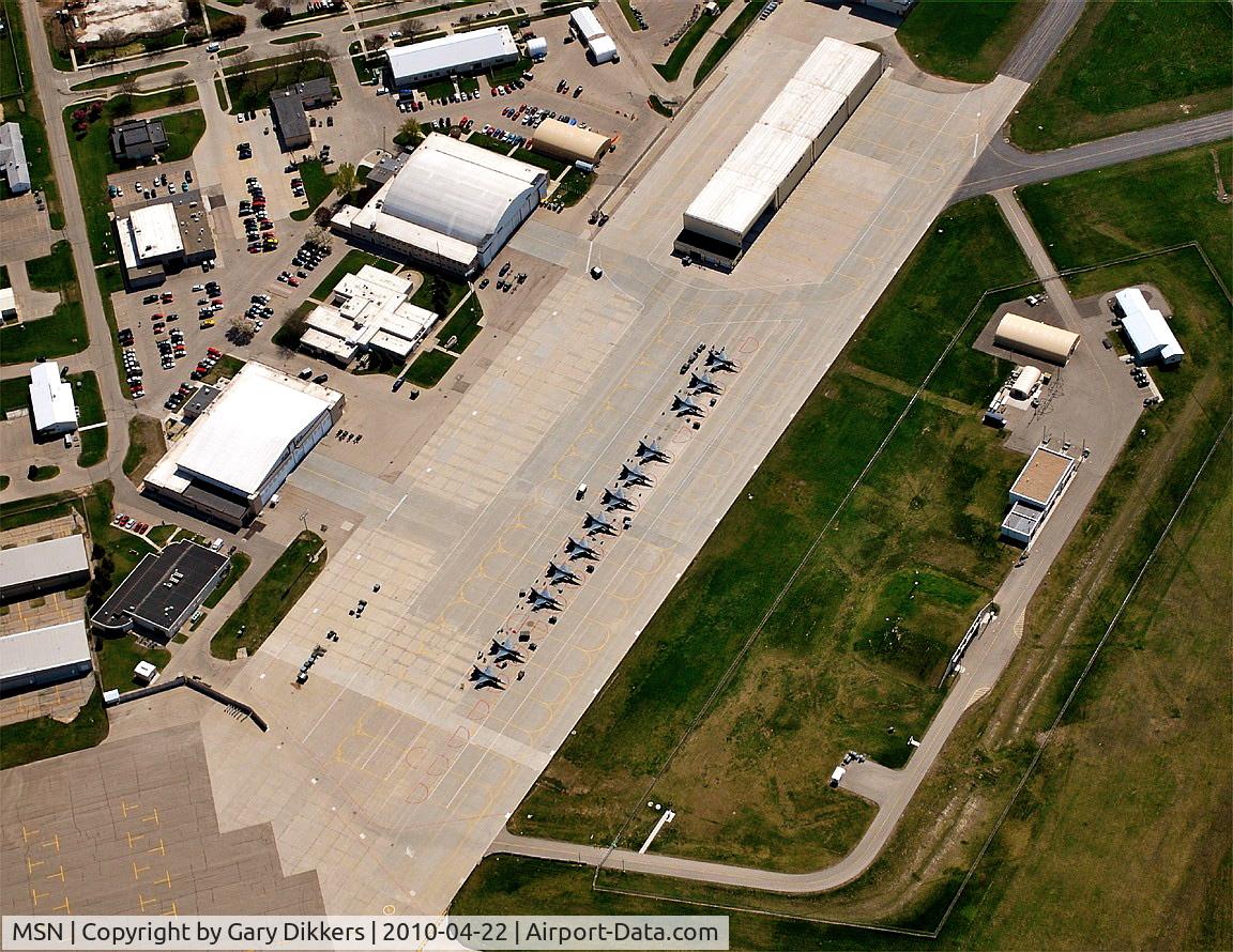 Dane County Rgnl-truax Field Airport (MSN) - F-16s of the Wisconsin ANG parked on the Truax Field side of Dane County Regional.