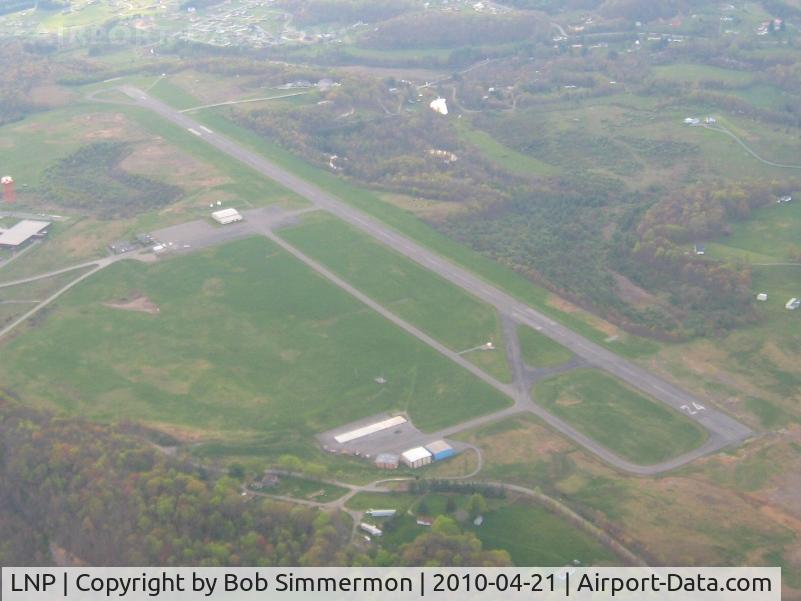 Lonesome Pine Airport (LNP) - Looking west
