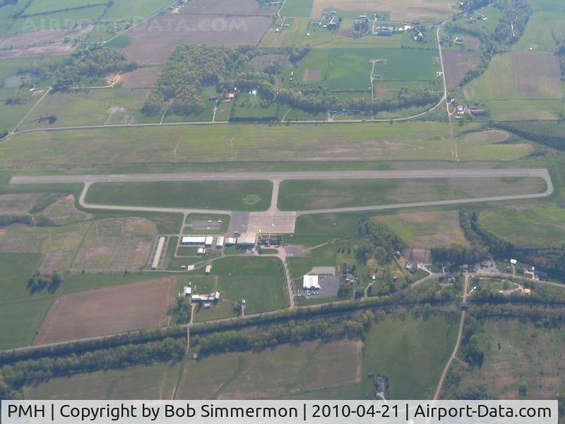 Greater Portsmouth Regional Airport (PMH) - Looking east