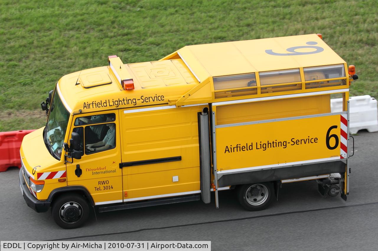 Düsseldorf International Airport, Düsseldorf Germany (EDDL) - Airfield Lighting Service