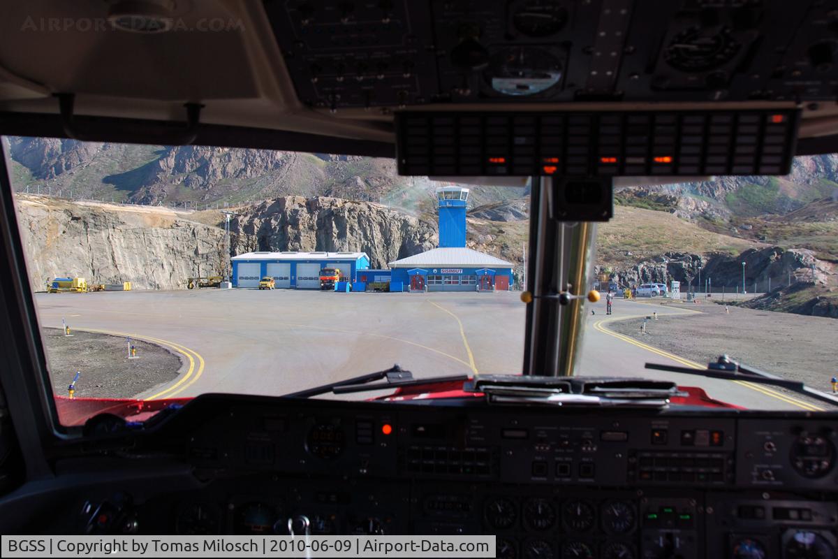 Sisimiut Airport (Holsteinsborg Airport), Sisimiut (Holsteinsborg) Greenland (BGSS) - Thanks to the crew!