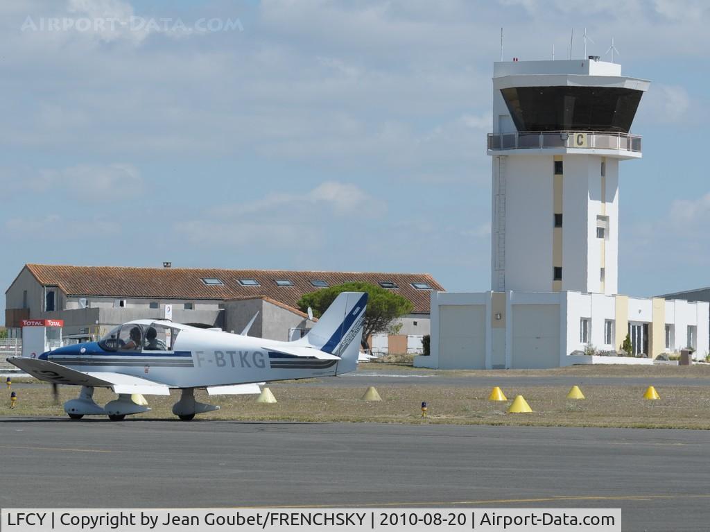Royan Medis Airport, Royan France (LFCY) - vue de la tour