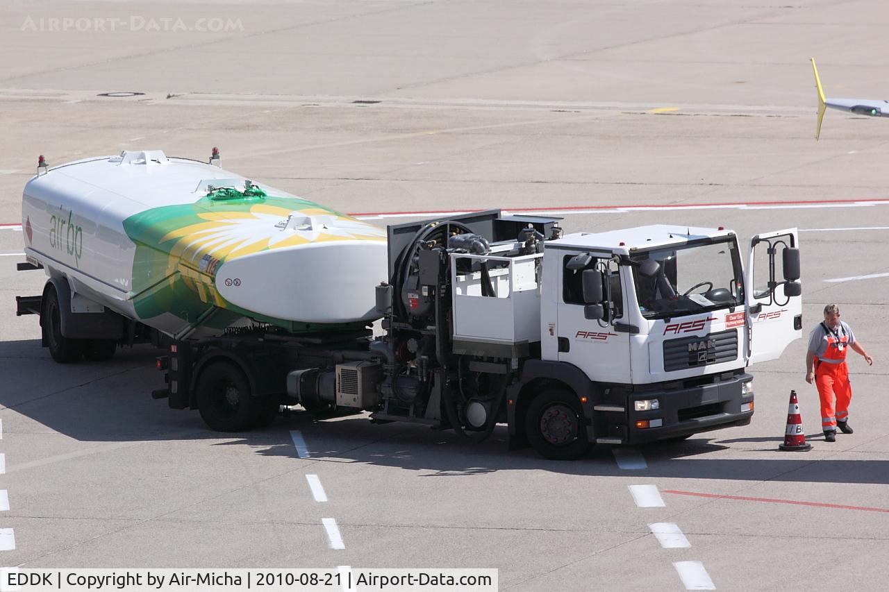 Cologne Bonn Airport, Cologne/Bonn Germany (EDDK) - Tank Truck