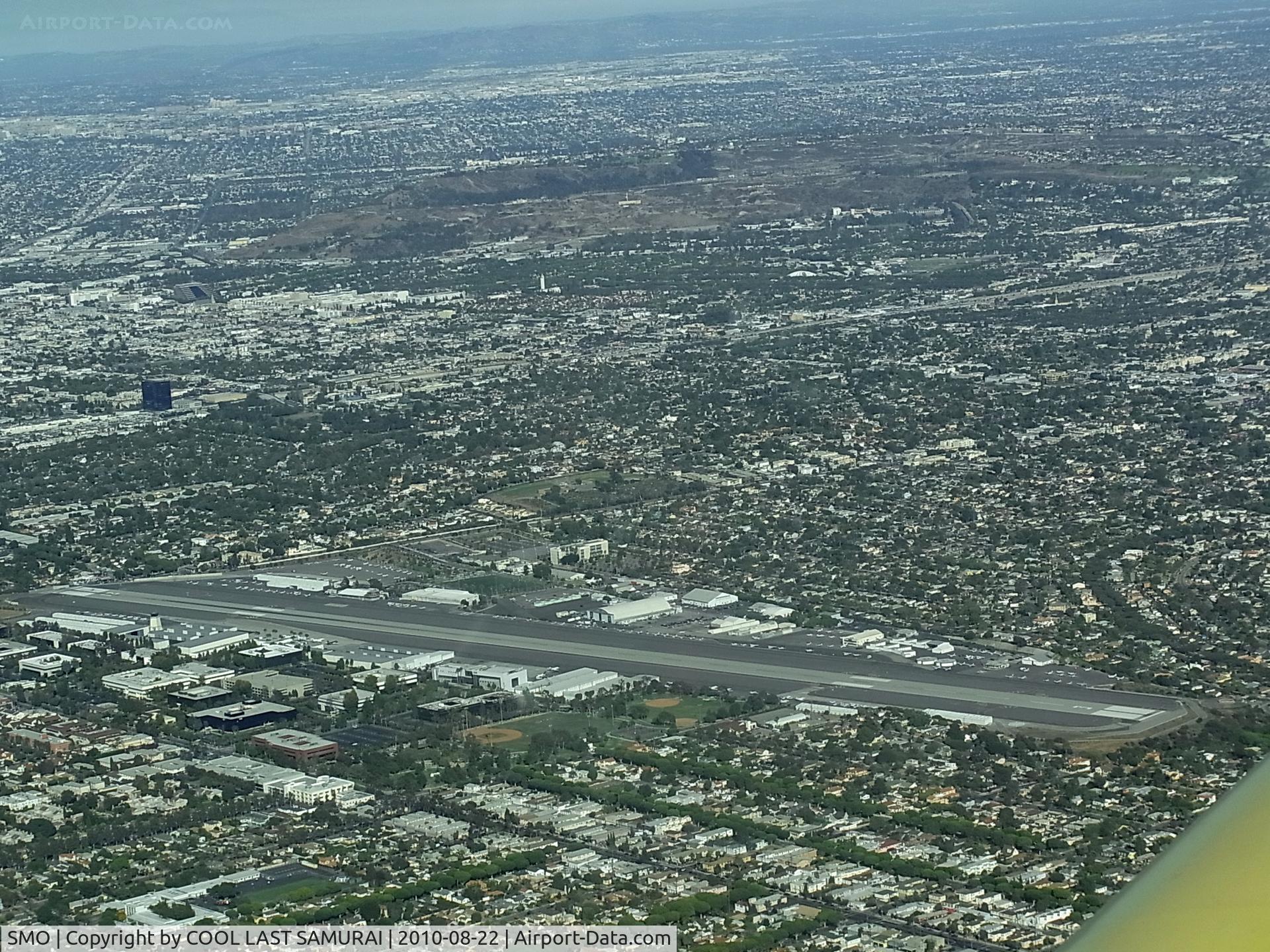 Santa Monica Municipal Airport (SMO) - a view from right downwind Rwy21