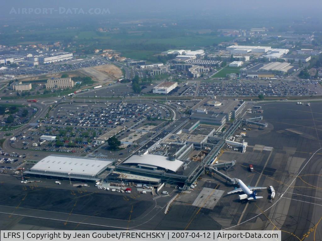 Nantes Atlantique Airport (formerly Aéroport Château Bougon), Nantes France (LFRS) - vue sur l'aéroport