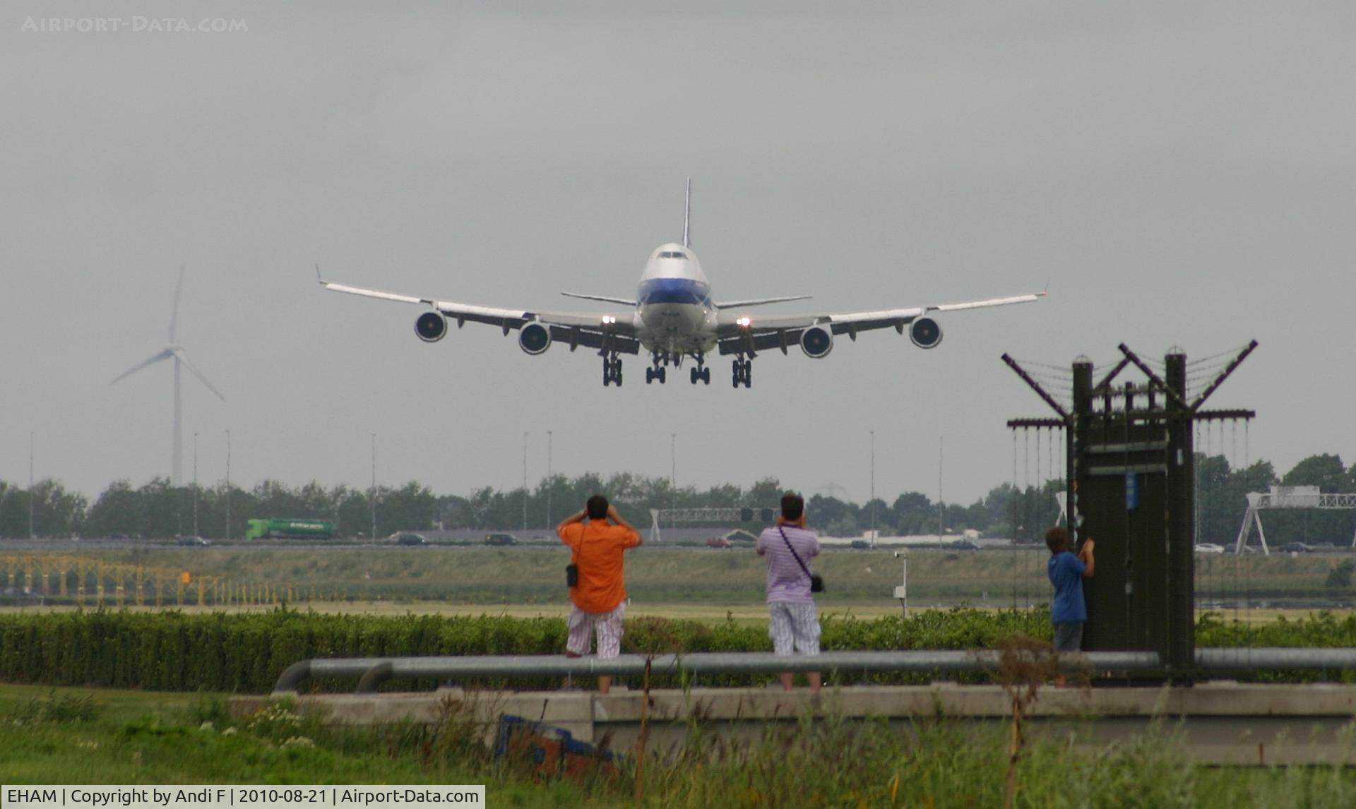 Amsterdam Schiphol Airport, Haarlemmermeer, near Amsterdam Netherlands (EHAM) - Poolderbaan - the best!