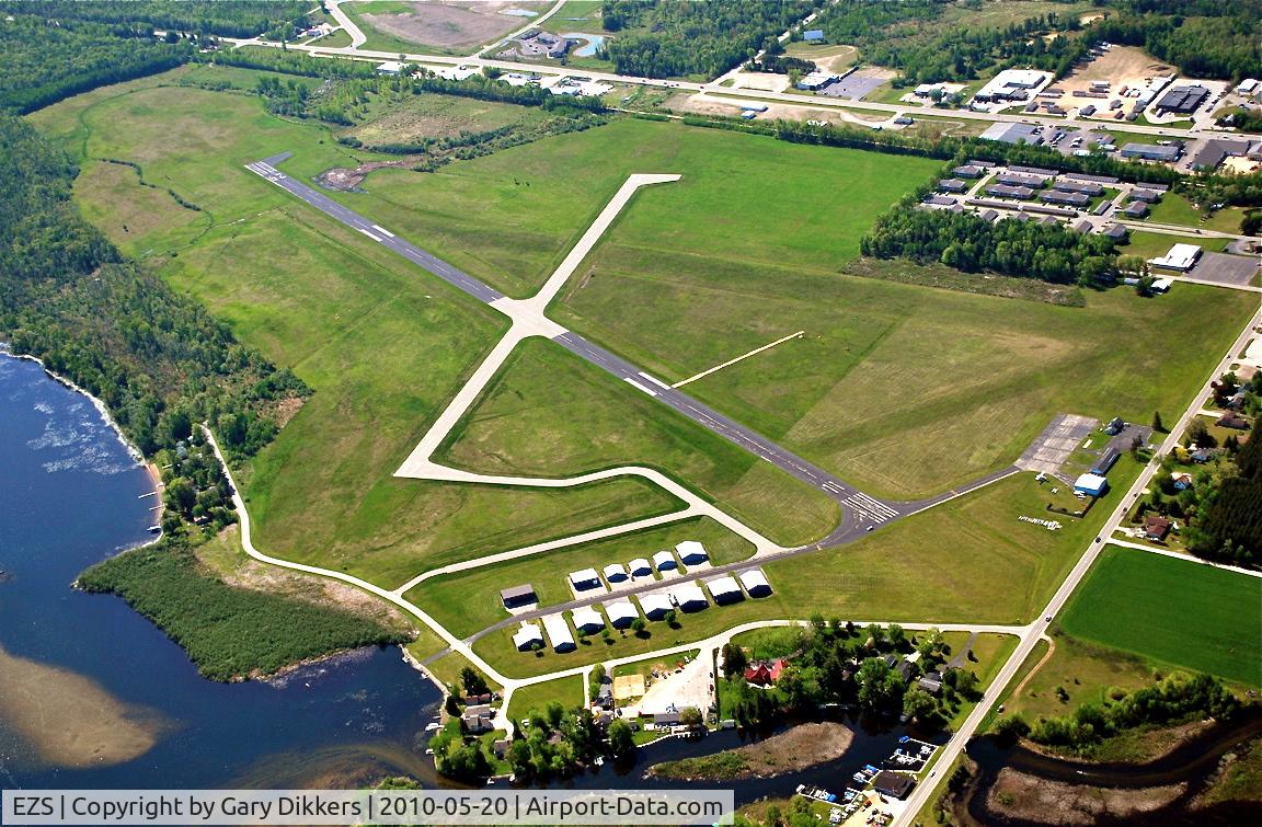 Shawano Municipal Airport (EZS) - Shawano Muni and SPB